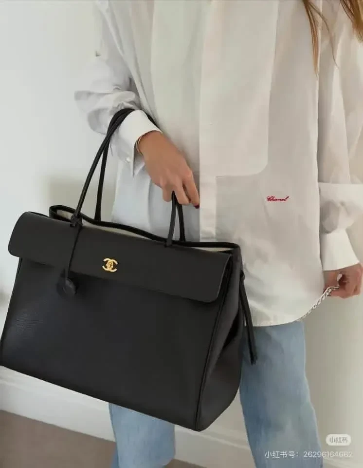 00096 Chanel Large Tote 10-3-2026