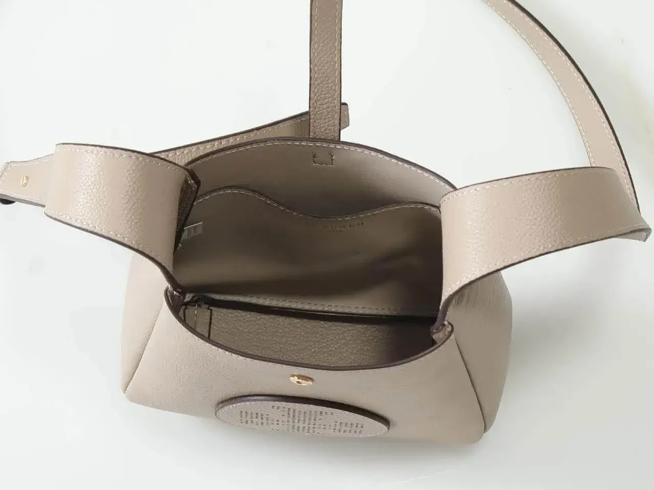 00131 Tory Burch Swing Crossbody 10-4-2026