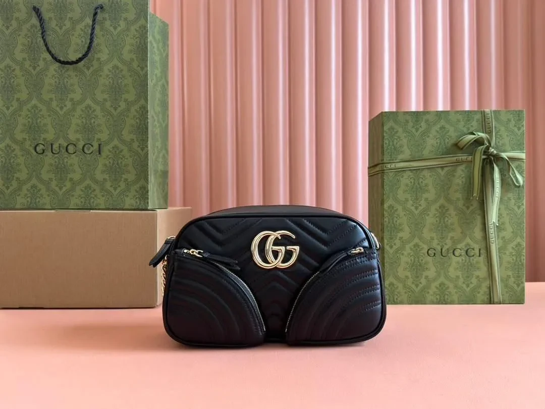 00171 Gucci Plaque Shoulder Bag