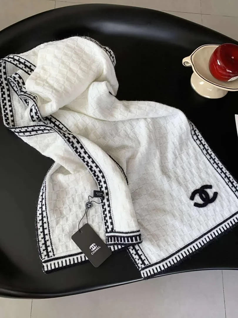 00133 Chanel Scarf 10-4-2026
