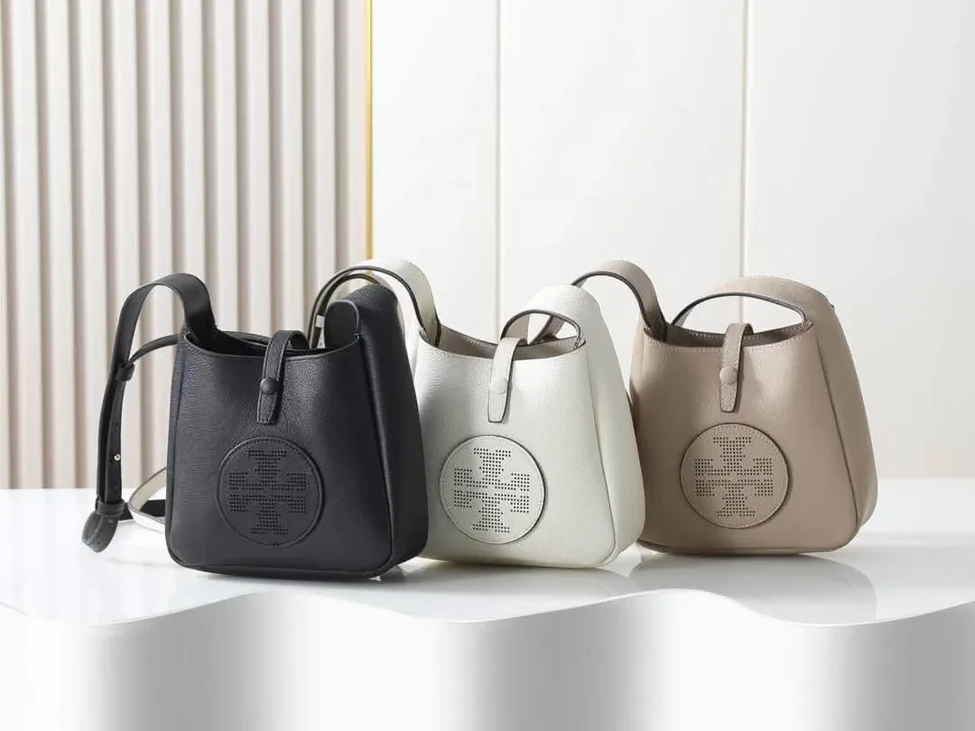 00131 Tory Burch Swing Crossbody 10-4-2026