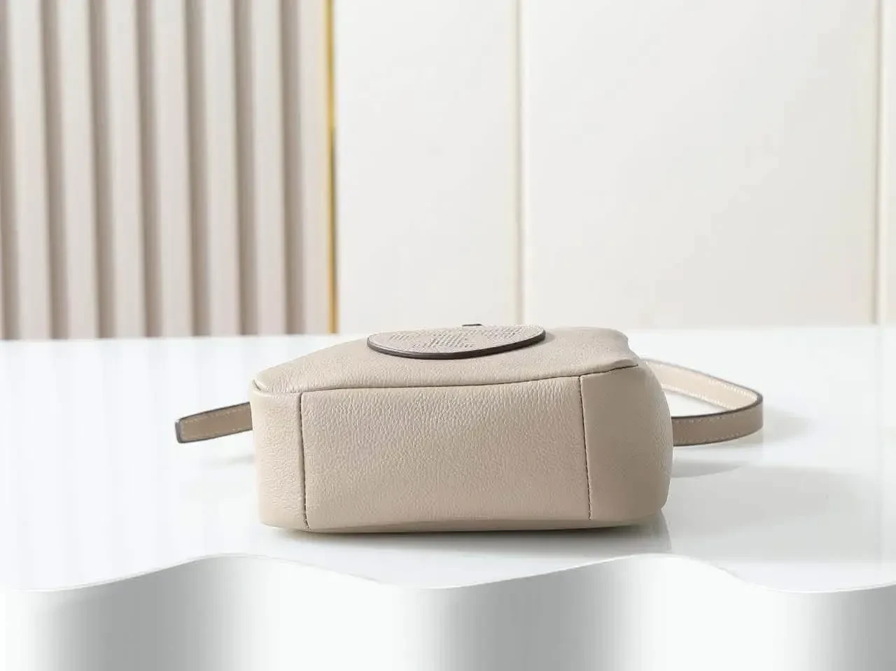 00131 Tory Burch Swing Crossbody 10-4-2026