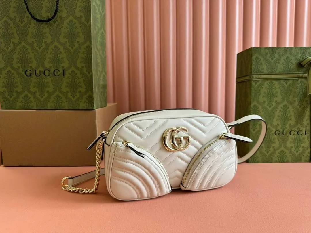 00171 Gucci Plaque Shoulder Bag
