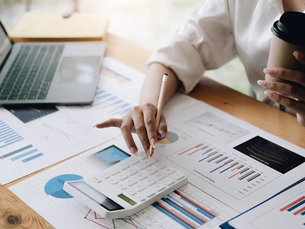 Basic bookkeeping, understanding the Profit & Loss and Balance Sheet reports, and how to automate your bookkeeping lesson poster