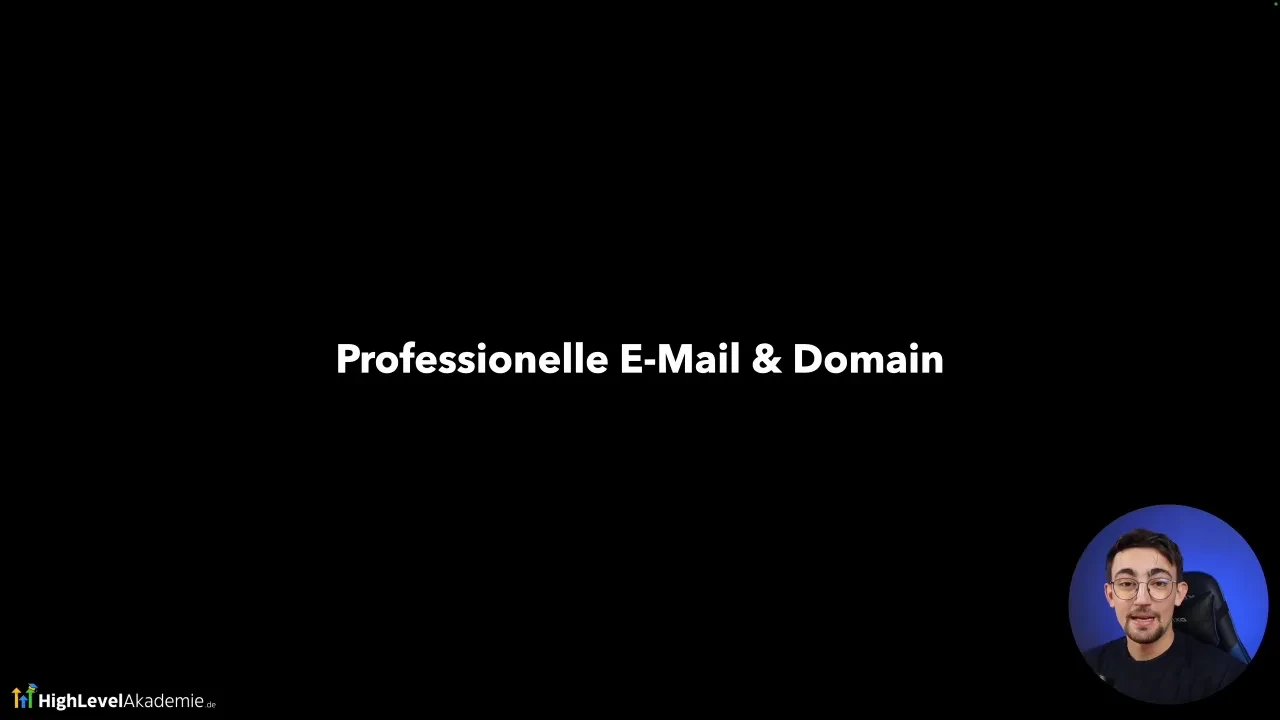 3. Professionelle E-Mail & Domain lesson poster